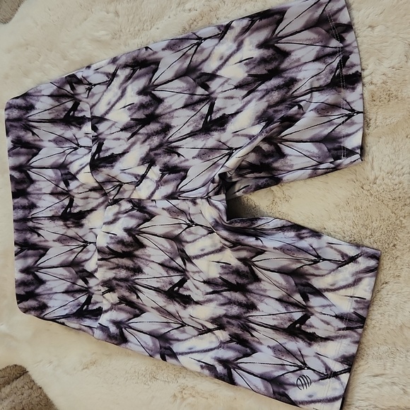 MPG Shorts 8 Inch - Picture 2 of 4